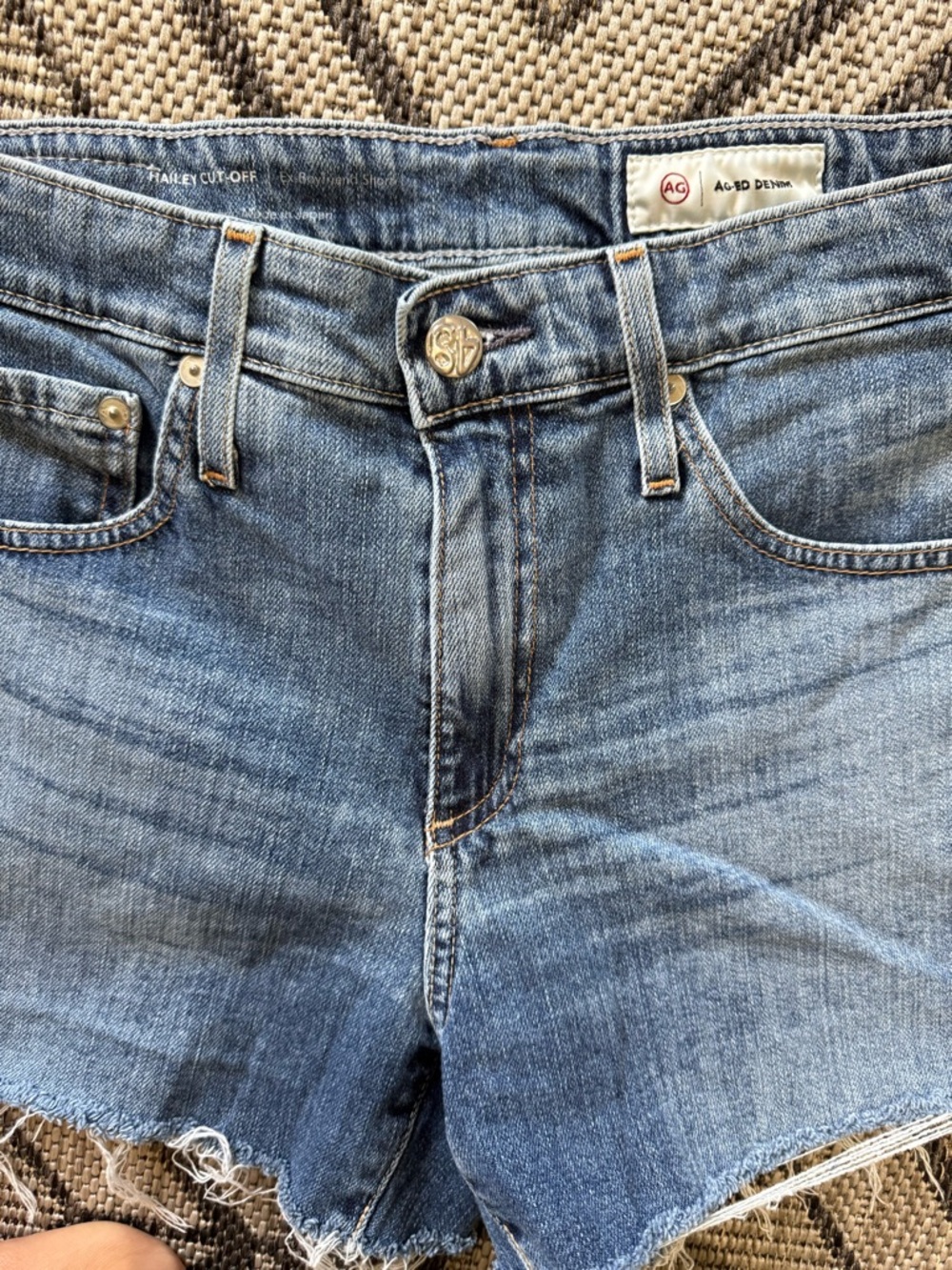 Ag Adriano Goldschmied Hailey Cut Off Frayed Raw Hem Relaxed Fit Denim Shorts 26 - Picture 6 of 7